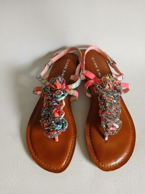 Gianni Bini Multicolor Fabric & Beaded  T-Strap Sandals with Tan Footbed Sz7.5